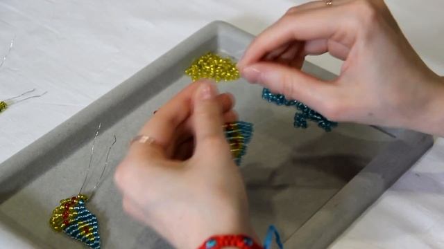 Бабочка из бисера. Брошь смотреть онлайн