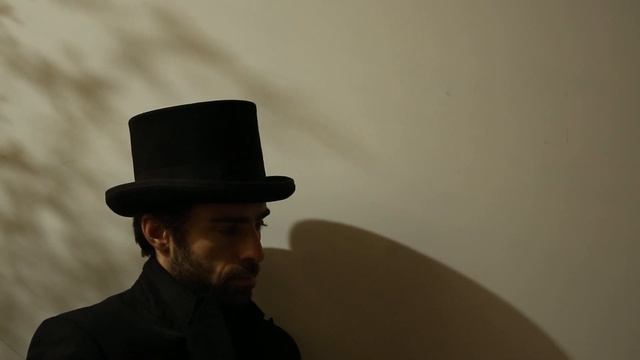 Георгий Иванов "Мне весна ничего не сказала..." смотреть онлайн