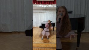 Песня - Журчат ручьи. Исполняет Соколова Полина