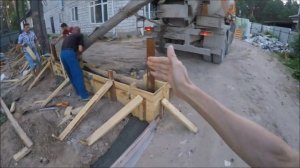 Заливка ленточного фундамента для забора с миксера 6 кубов. Забор ч.10.