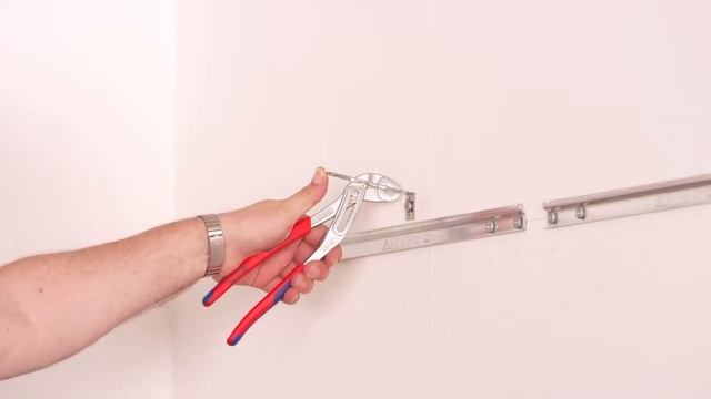 Nobilia | Montage | Wandschrankaufhängung Kippsicherung