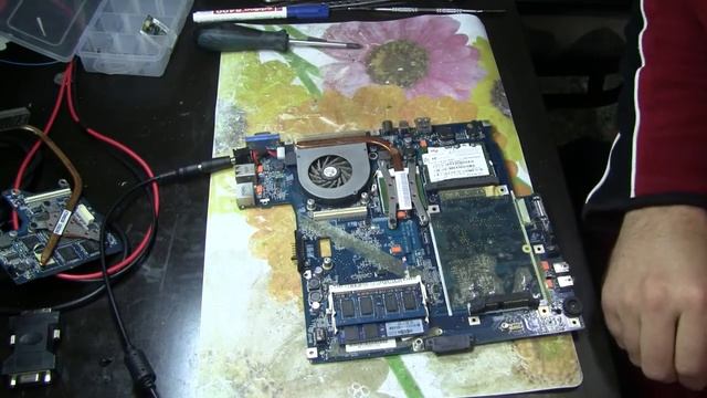 Toshiba Satellite M70-159. Нет инициализации. Диагностика прогревом чипа видеокарты. Reflow смотреть онлайн