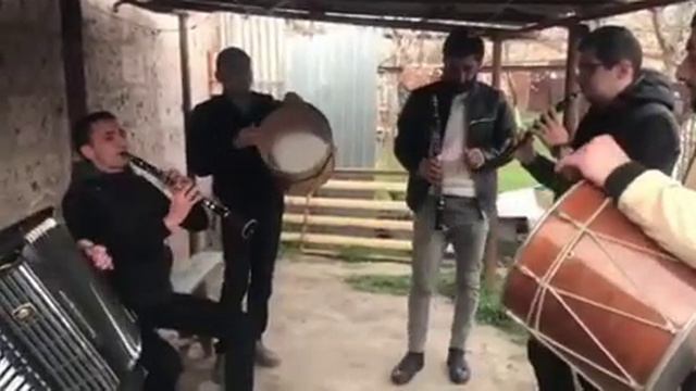 Clarinet Armenian:Return of the soldier to the Republic of Armenia:Հայկական կլարնետ:Զինվորի վերադար смотреть онлайн