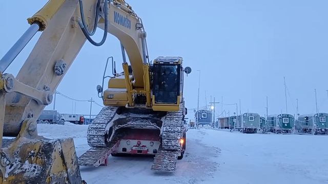 ВАХТА 2021 год. Работа на трале. Выгрузка KOMATSU PS 300. смотреть онлайн