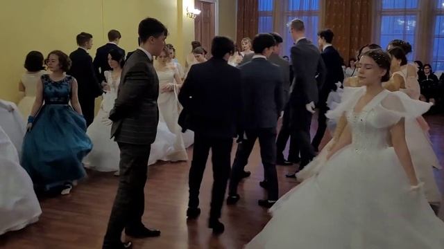 Епархиальный молодежный бал в Клинцах смотреть онлайн