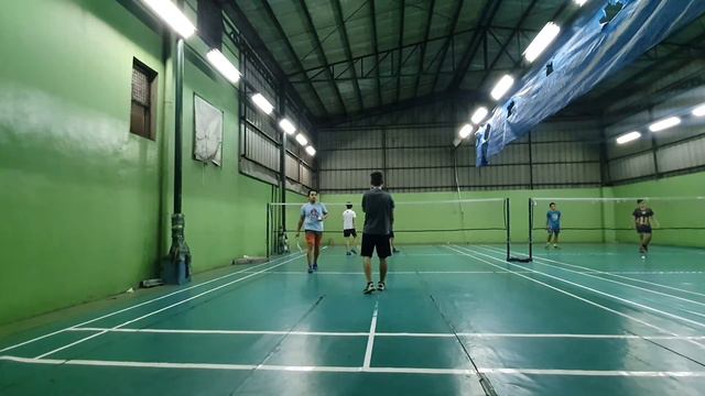 Ronald/Joe VS Soren/Chris VCBC Badminton Plays смотреть онлайн