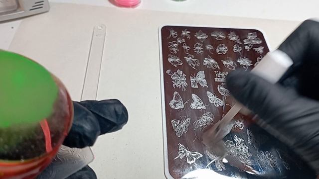 Стемпинг с цветными пигментами смотреть онлайн