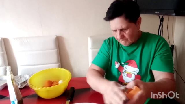 Как живут в русской деревне. Сходили в сад за яблоками/селёдка под шубой... смотреть онлайн