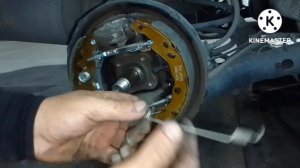 Nissan sunny rear brake shoe replacement