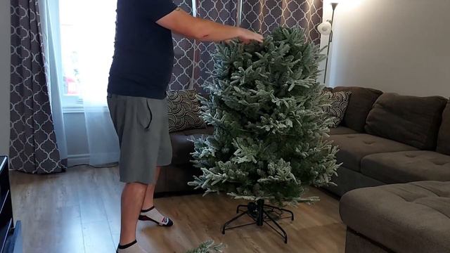 NOMA Pre-Lit Colour-Changing Aria Christmas Tree | Setup & Review смотреть онлайн