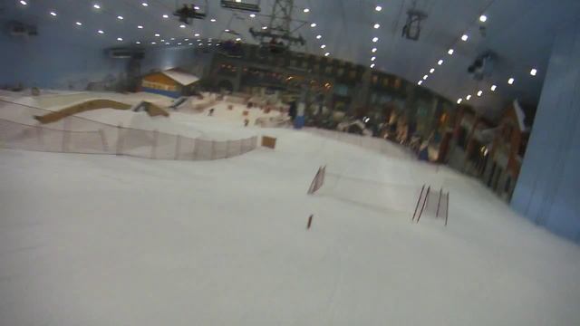 Спуск с горы-1 в Дубае. Ski Dubai. смотреть онлайн