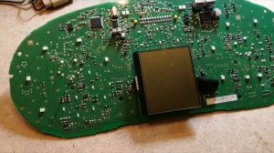 Лада Гранта - замена дисплея комбинации приборов.