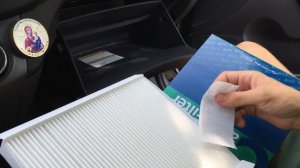 Замена салонного фильтра за 2 минуты в Hyundai Elantra.Replacement of salon filter.