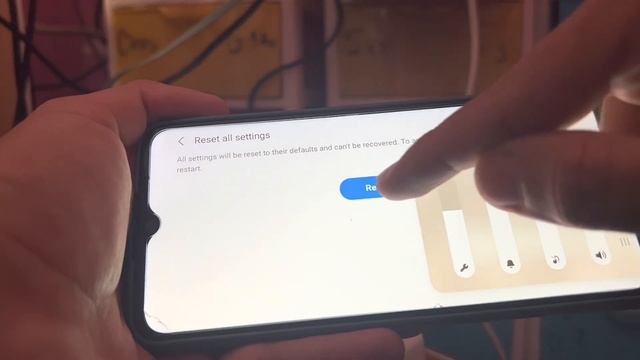 Volume bar Stuck on Screen All Samsung Phone in 2023 смотреть онлайн