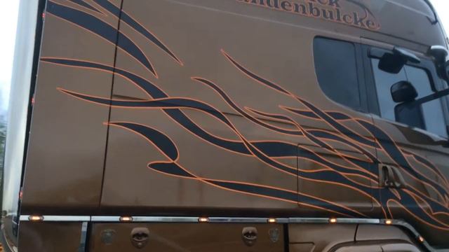 Scania Longline And Scania T-Cab On The M1