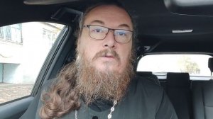 Можно ли женщине зайти в храм в брюках и с непокрытой головой!