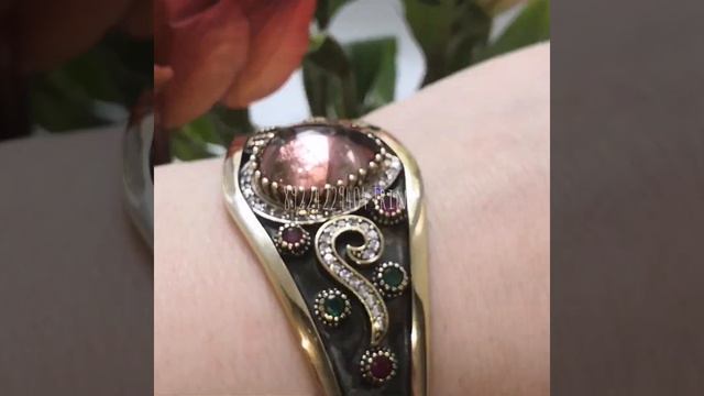 в наличии☝️
Камень Султанит Хамелеон🦎
Чёрное Серебро 925 ✨
По краям не позолота✨БРОНЗА смотреть онлайн