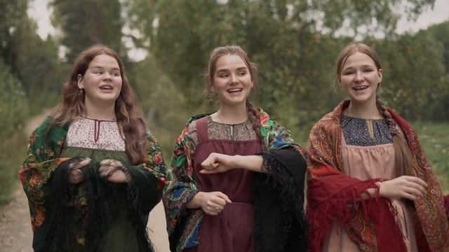 Русская народная песня "Ивановы дочки" (исп. трио "Сестрёнки" - Варвара, Лия и Сусанна Алфеевы). смотреть онлайн