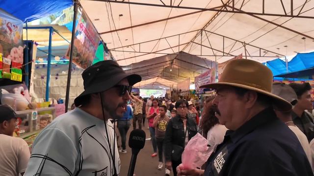 La NIEVE DE VÍBORA 🐍 DE CASCABEL en la FERIA de la Nieve 🍨 смотреть онлайн
