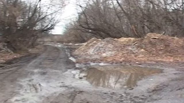 Жители переулка Сиреневый жалуются на благоустройство прилегающей территории. Апрель 2013 год. смотреть онлайн