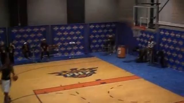 Dwight Howard and Nate Robinson warmup смотреть онлайн