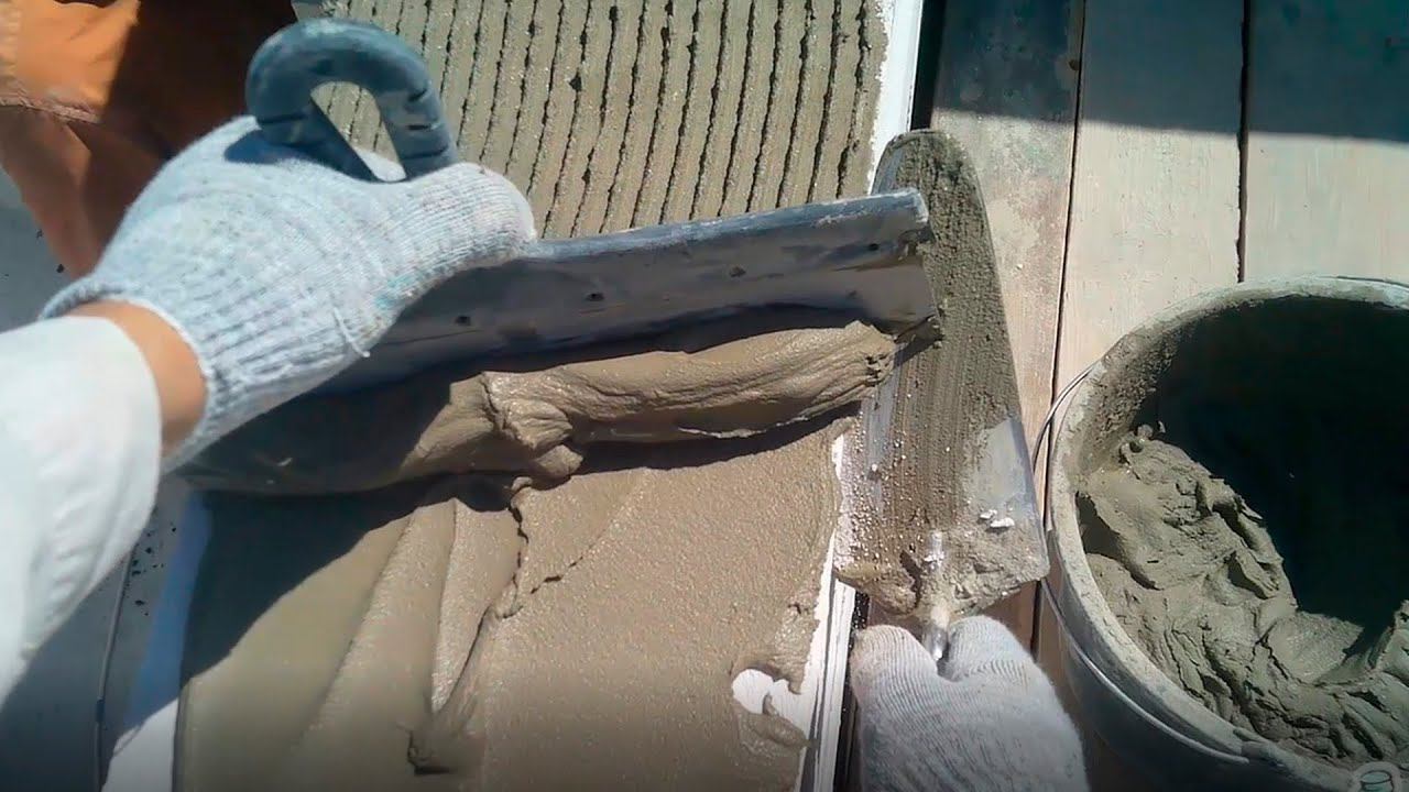 КАК РАВНОМЕРНО НАНОСИТЬ КЛЕЕВОЙ РАСТВОР ПРИ КЛАДКЕ ГАЗОБЛОКОВ? смотреть онлайн