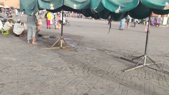 Сумасшедший Марракеш: Медина, попрошайки и кобры. Путешествие по Марокко. Часть 1 смотреть онлайн