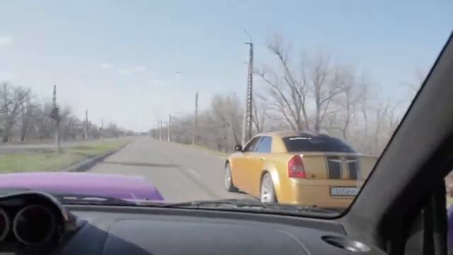 Impreza WRX vs Chrysler 300C SRT8 смотреть онлайн