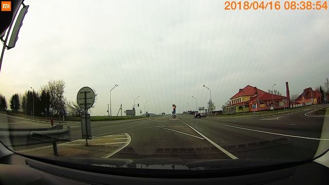 Задумался на трассе и не заметил светофор? смотреть онлайн