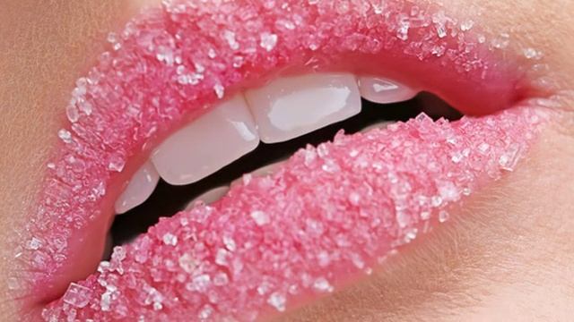 СУПЕР ЭФФЕКТИВНЫЙ СКРАБ ДЛЯ ГУБ СВОИМИ РУКАМИ / НАРОДНЫЙ РЕЦЕПТ смотреть онлайн