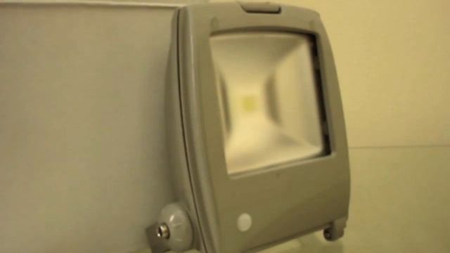 Прожектор с датчиком движения смотреть онлайн