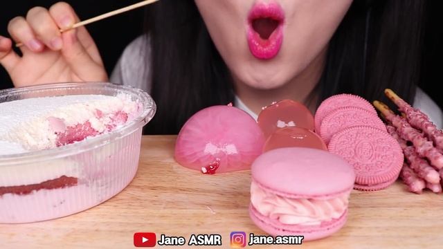 ASMR PINK LIGHT CANDY, FLOWER JELLY, PEACH JELLY, PINK OREO, STRAWBERRY MACARON 핑크 먹방 EATING SOUNDS смотреть онлайн