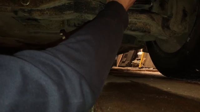 Замена задних стоек стабилизатора поперечной устойчивости на Mazda 3 2007 смотреть онлайн