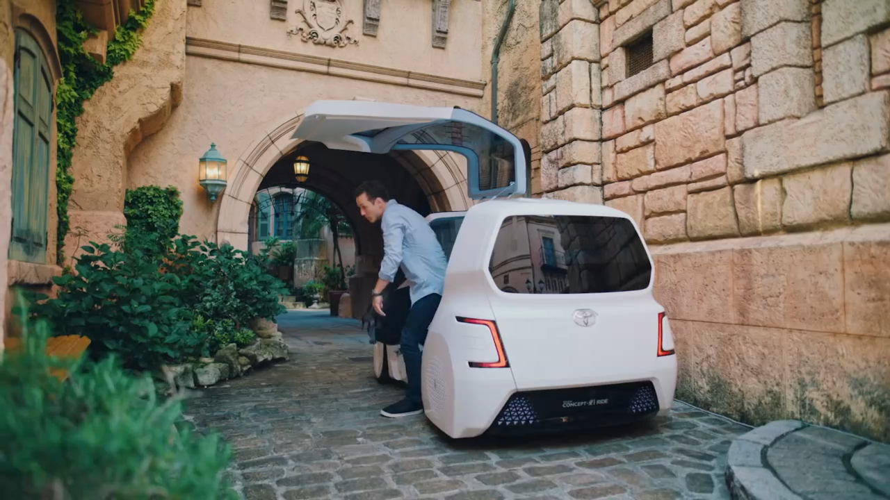 Toyota представила электрический двухместный сити-кар Ultra-Compact BEV смотреть онлайн