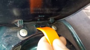 Не открывается люк бензобака ланос. Как исправить. Устранение неисправности за 5 секунд.