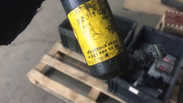 Форсунка омывателя правая Мерседес 221 С класс A2218601447, A2218600247, 2218601447, 2218600247 смотреть онлайн