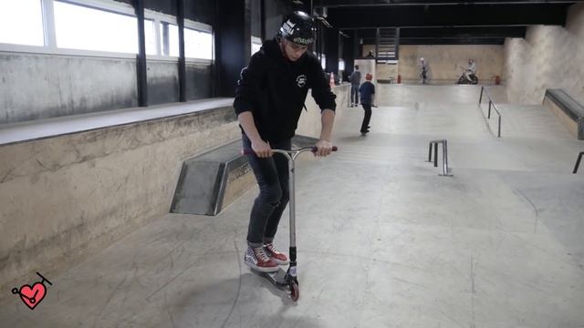 КАК СДЕЛАТЬ БАРСПИН НА САМОКАТЕ | ЛУЧШАЯ ОБУЧАЛКА смотреть онлайн