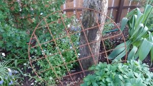 Лучшая простая опора для пионов от Qgarden. Обзор и установка на пион.