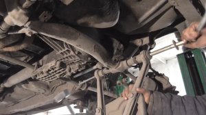 Замена нижних сайлентблоков Нива Шевроле