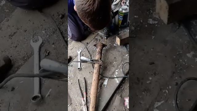 Высверливание обломанных болтов и шпилек!! смотреть онлайн