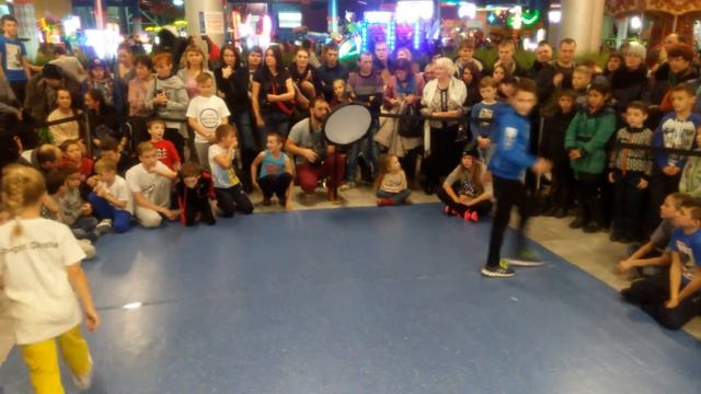 Детский батл брейк данс и хип хоп. Часть 12. Kids battle breakdance and hip hop. Part 12. смотреть онлайн