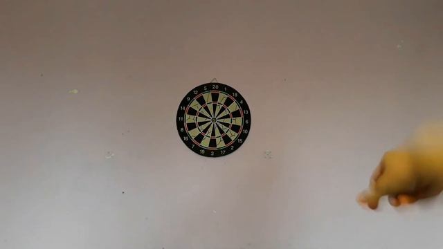 КАК ПОПАСТЬ В ЯБЛОЧКО В ДАРТС?! смотреть онлайн