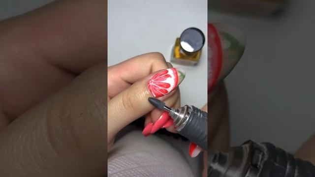 Шлифовка кутикулы по масле и красивый дизайн ногтей на фоне смотреть онлайн