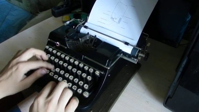Soviet typewriter Moskva-3, 1953 | Пишущая/печатная машинка Москва 3 модели смотреть онлайн