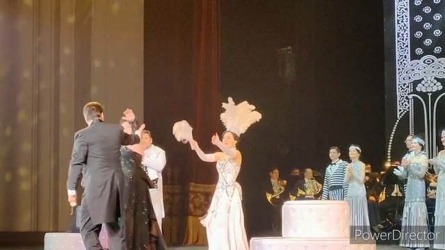 Граф Айзенштайн угощал нас лично.Интересный случай в оперетте с нами. смотреть онлайн