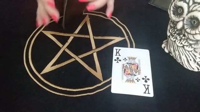 ЧТО У КРЕСТОВОГО КОРОЛЯ С БУБНОВОЙ ДАМОЙ С ВАШЕЙ СОПЕРНИЦЕЙ... смотреть онлайн