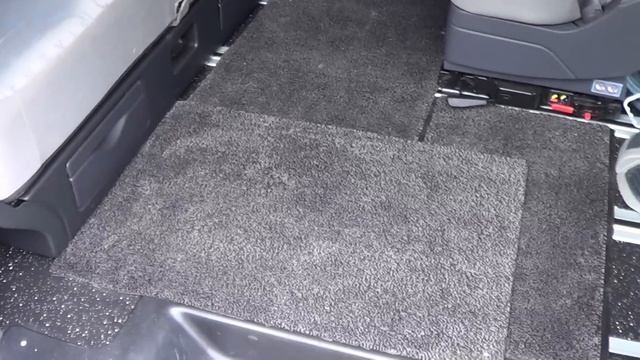 ищете машину для СЕМЕЙНЫХ ПУТЕШЕСТВИЙ? подумайте о Renault Trafic Generation 2012 смотреть онлайн