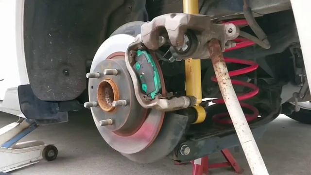 アクセラBM【リヤ】ブレーキパッド交換！