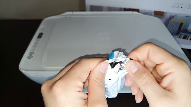 تجهيز طابعة hp deskjet 2710 للعملhow to put ink in a hp printer смотреть онлайн