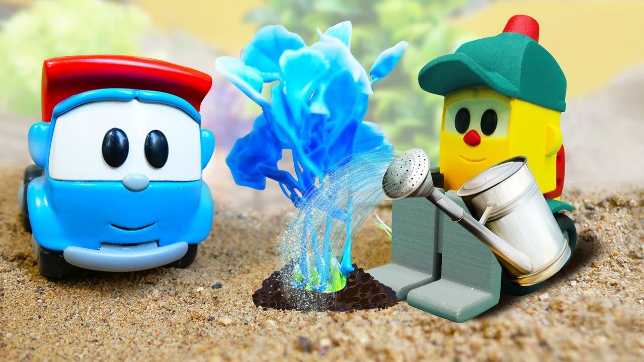 Грузовичок Лева и Грузик сажают цветы в песочнице. Развивающие видео для детей про машинки и песок смотреть онлайн